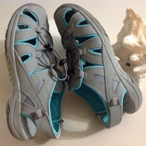 New nwot  eddie bauer sandals size 7 shoe summer